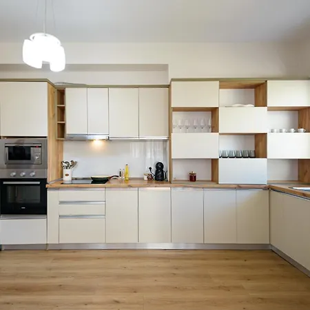 Apartament Poseidon Nest - 2Br, 360 Sea View, Office, Pool