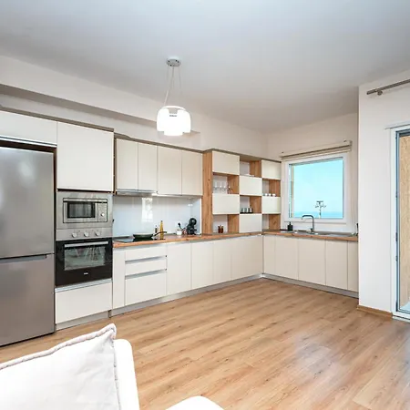 Apartament Poseidon Nest - 2Br, 360 Sea View, Office, Pool Durrës