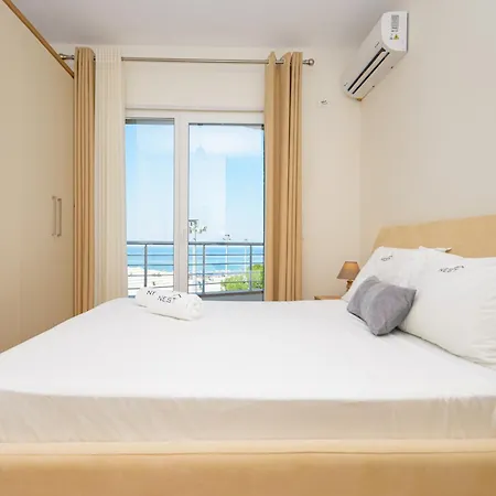 Beachfront 2Br Apartment Panoramic Sea View Office