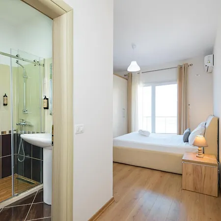 Poseidon Nest - 2Br, 360 Sea View, Office, Pool Apartament *