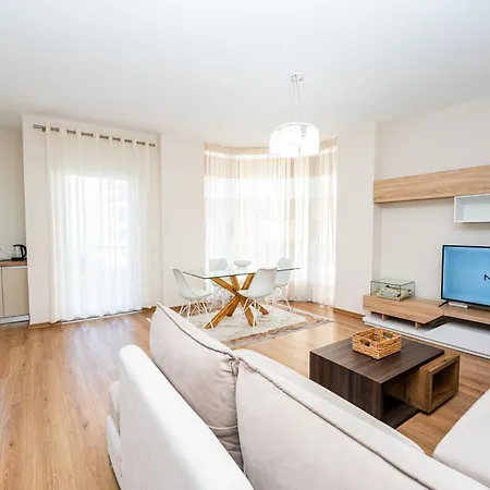 Beachfront 2Br Apartment Panoramic Sea View Office ドゥラス