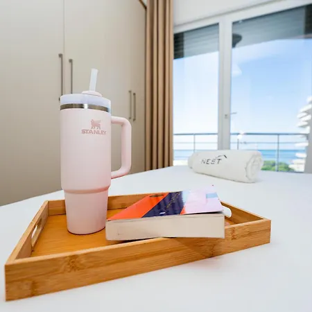 Beachfront 2Br Apartment Panoramic Sea View Office *