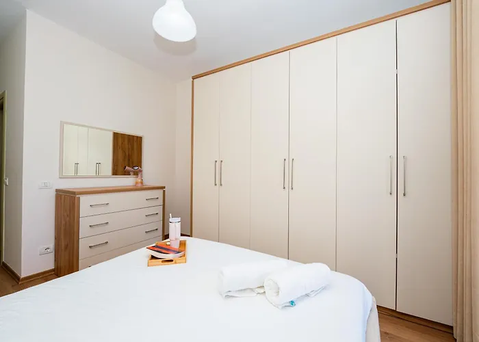 Poseidon Nest - 2br, 360 Sea View, Office, Pool Durrës