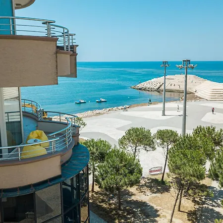 Beachfront 2br Panoramic Sea View Office *