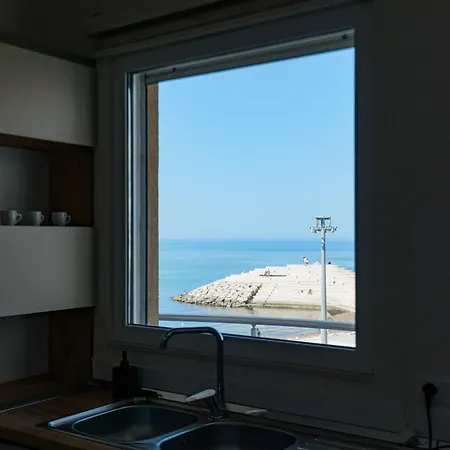 شقة Poseidon Nest - 2br, 360 Sea View, Office, Pool *